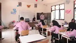 Sekolah-Rakyat-Jadi-Solusi-Pemulung-Bantar-Gebang-Harap-Anak-Tak-Wariskan-Kemiskinan.jpg