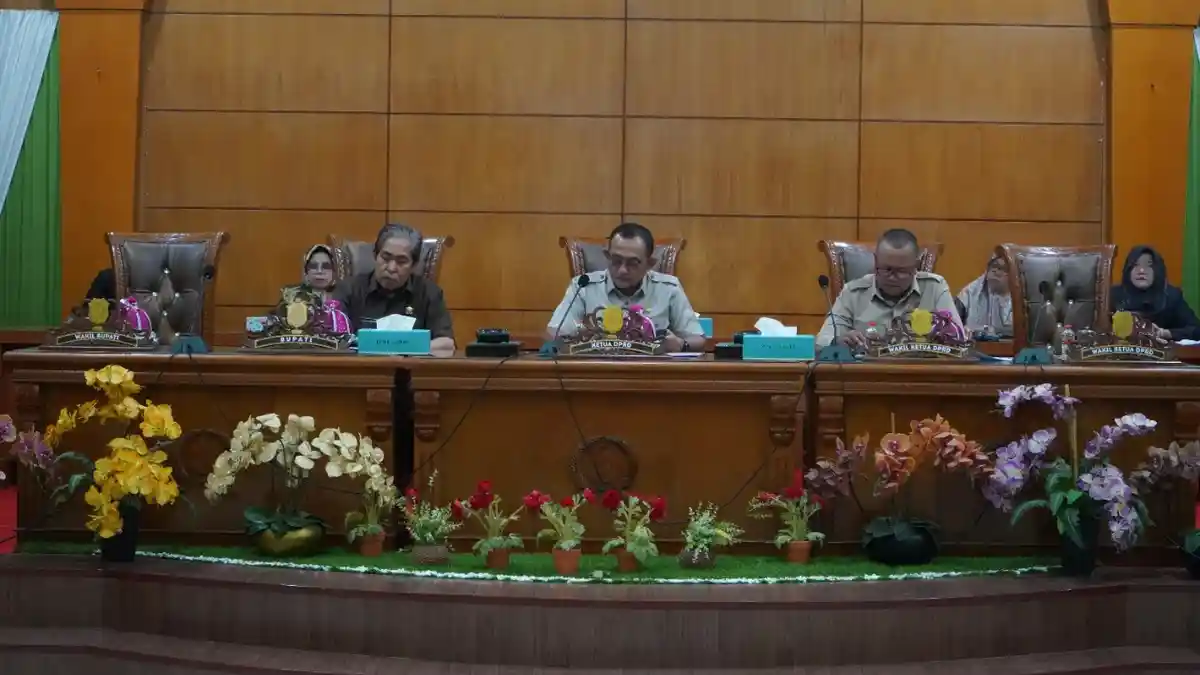 7 Fraksi DPRD Sidrap Sampaikan Pandangan Umum atas Dua Ranperda