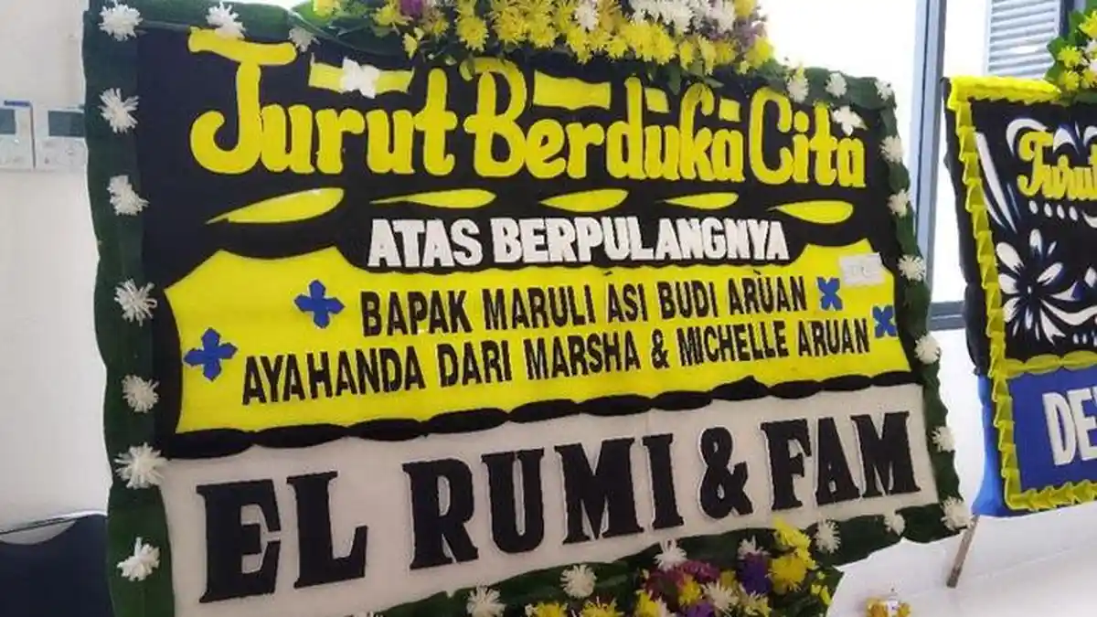 El Rumi Kirim Karangan Bunga ke Rumah Duka untuk Ayah Marsha Aruan