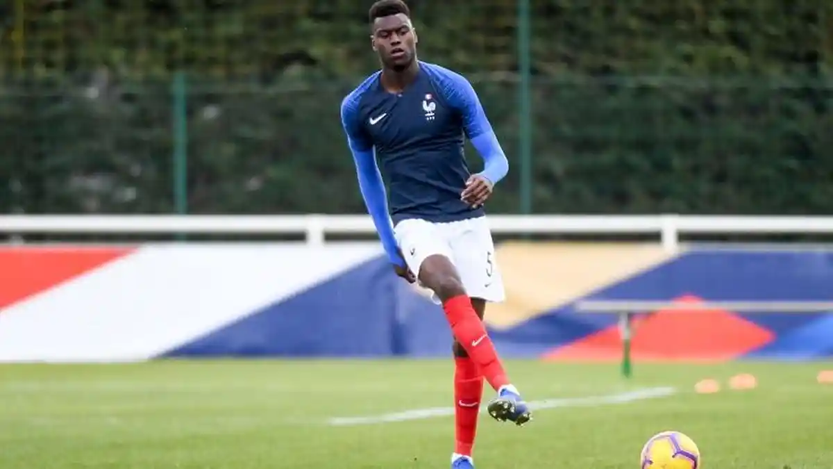 Bursa Transfer Liga Inggris, Chelsea Dikabarkan Dapat Bek Asal Monaco Benoit Badiashile