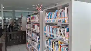 20251017_Masyarakat-yang-berkunjung-ke-perpustakaan-milik-Diskarpus-Paser.jpg