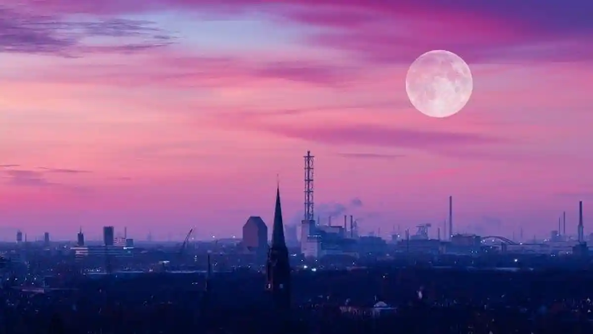 Fenomena Pink Moon Akan Terjadi Minggu Dini Hari, Ini Waktu yang Tepat untuk Mengamati