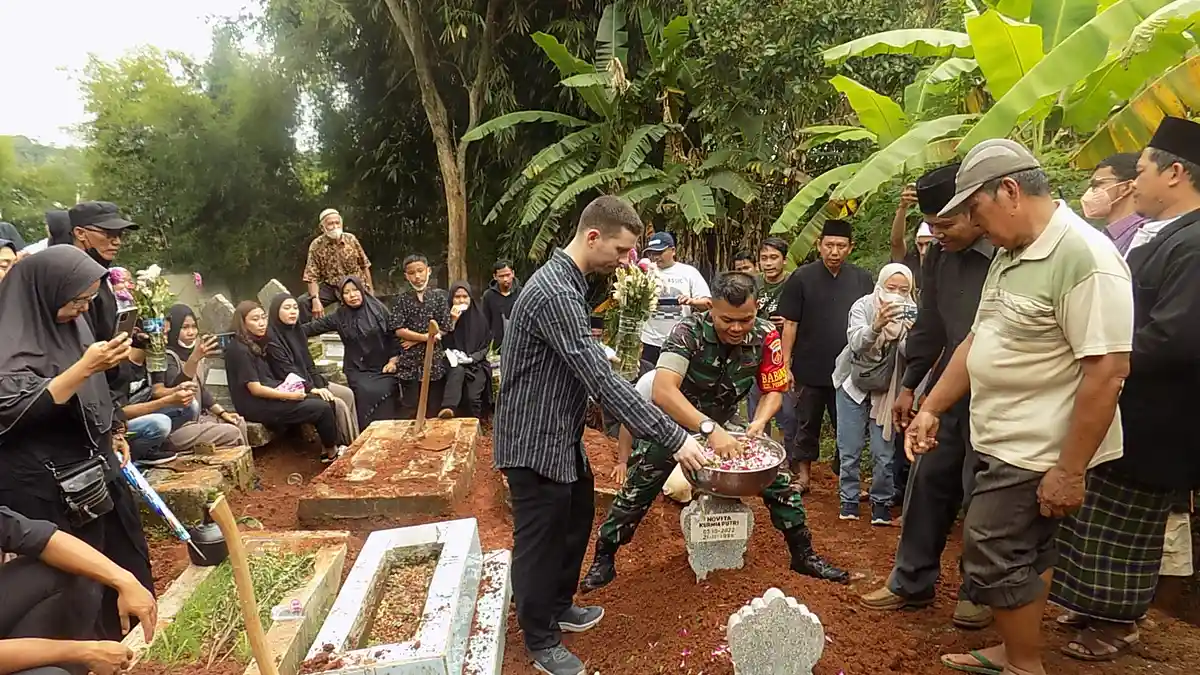 Robert Brazil Ceritakan Istrinya Tertembak Pistol Saat Sedang Bermain Game