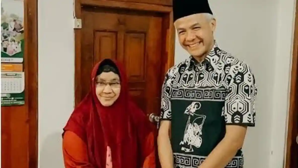 Minta Doa Restu, Ganjar Pranowo Temui Ibunda Gus Yahya