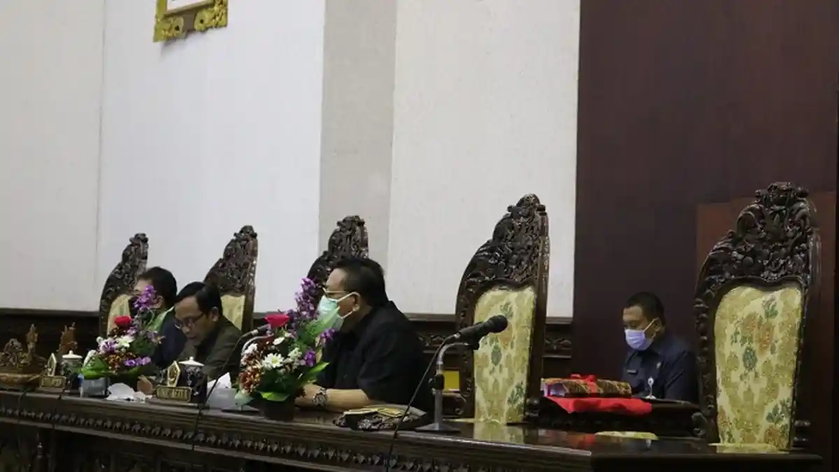 Sidang Paripurna Pengantar KUA dan PPAS, Target Pendapatan Gianyar 2022 Turun