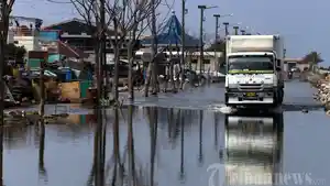 banjir-rob-di-jakarta.jpg