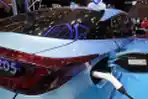 Taksi Listrik Toyota Prius PHEV di GIIAS 2021