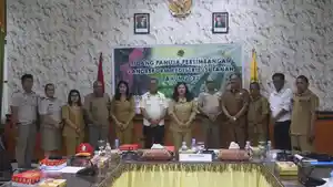 Foto-bersama-tim-pemkab-Kupang-dan-Badan-Pertanahan-Nasional.jpg