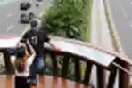  Mengisi Liburan Lebaran dengan Berfoto di JPO Kapal Pinisi