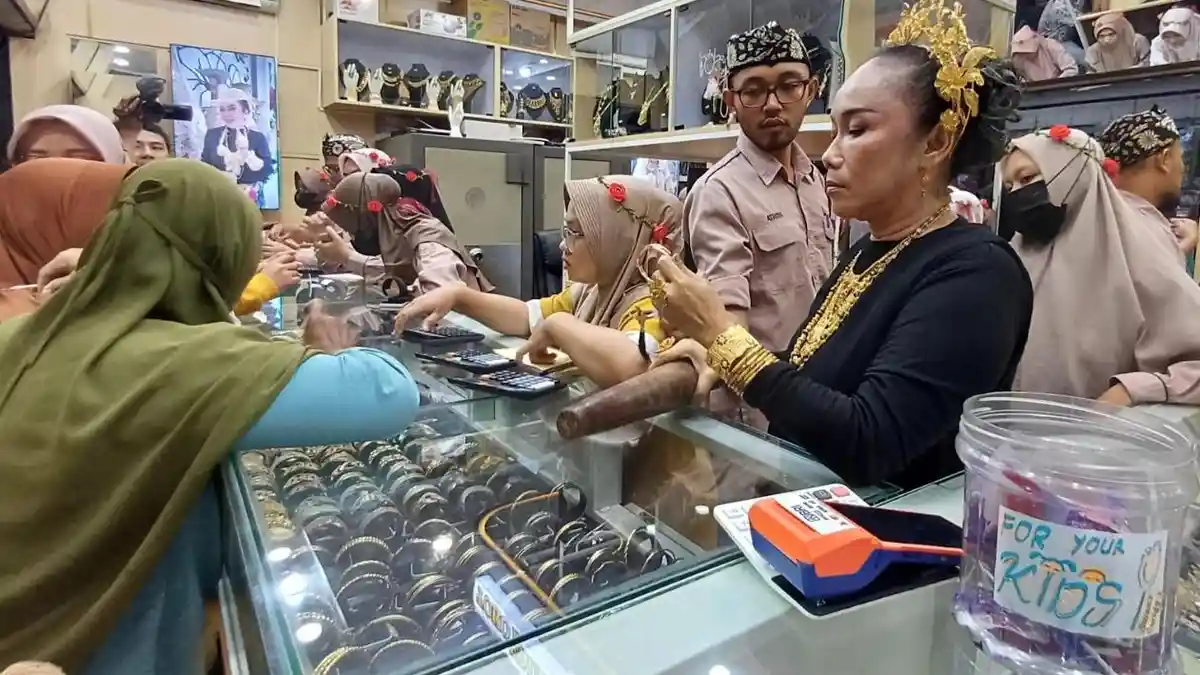 Harga Emas Batangan Antam Terbaru Mengalami Penurunan Drastis, Cek Harga 0,5 Hingga 1000 Gram