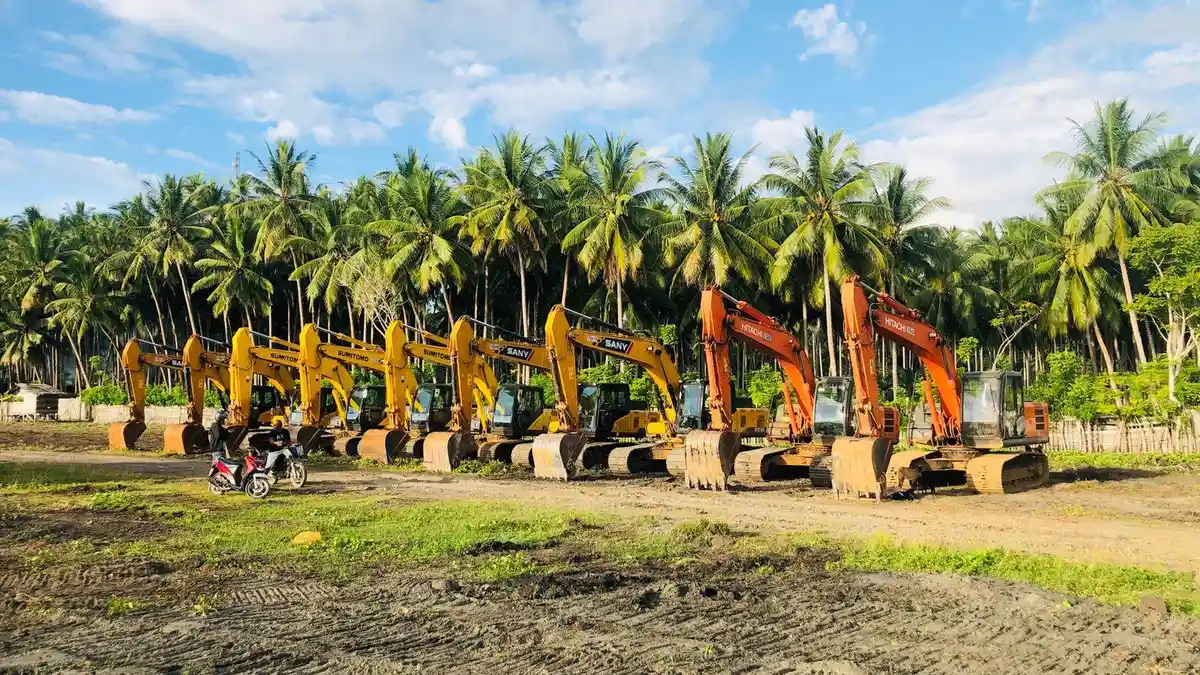 Kejati Sulteng Segel 10 Eksavator dan 80 Dump Truk Milik Perusahaan Nikel di Banggai