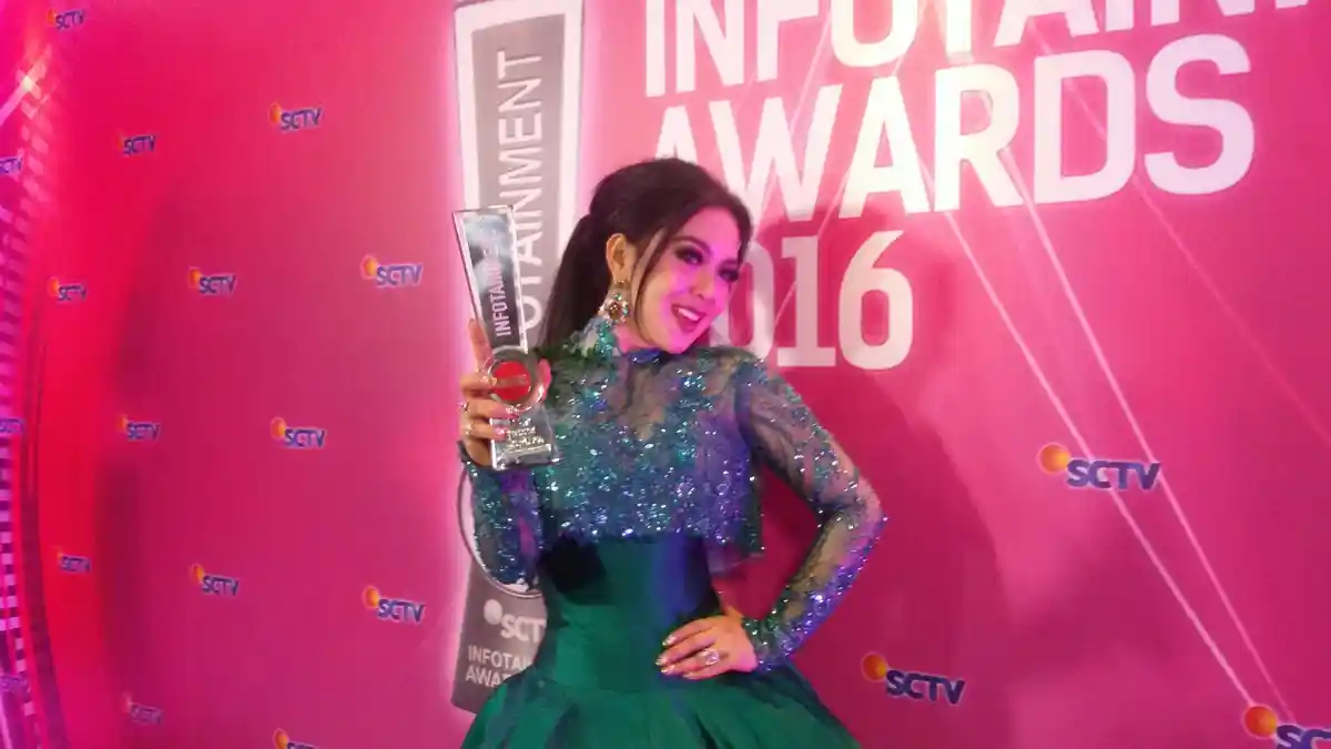 Syahrini Bosan: Maunya Kusut-kusut Nggak Mau Rapi-rapi