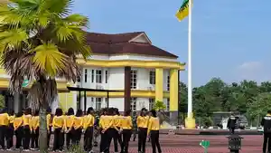 Anggota-Paskibraka-Tapin-berlatih.jpg