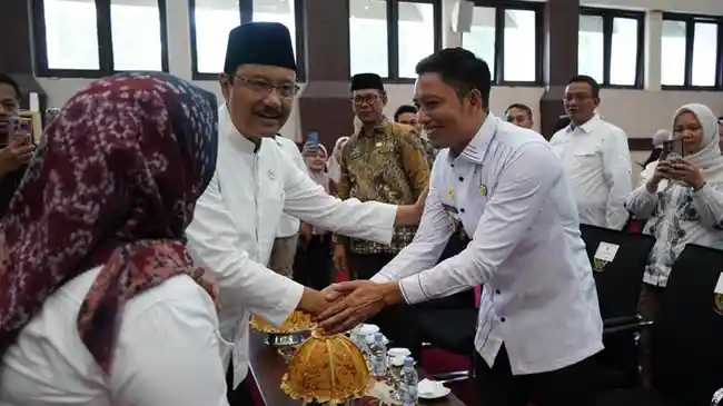 Benahi Bansos agar Tepat Sasaran, Gus Ipul Luruskan Kewenangan Penentu Desil DTSEN