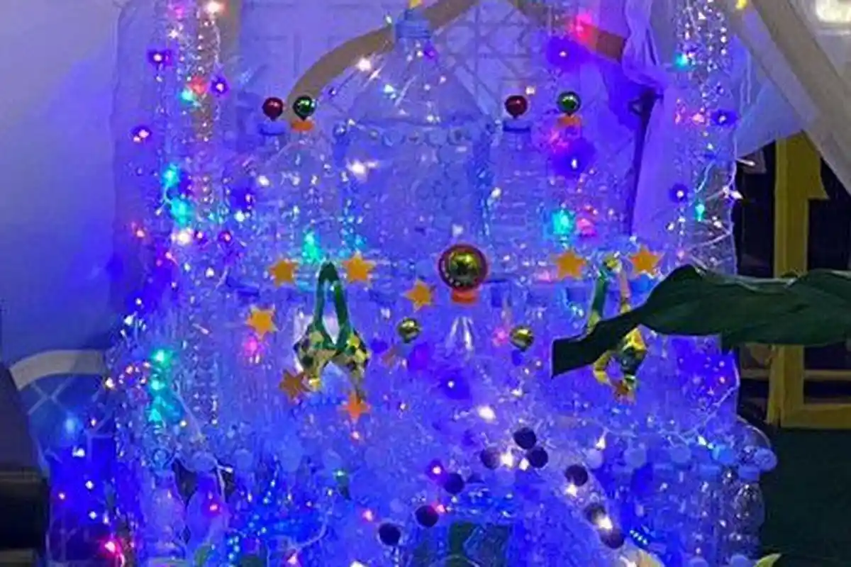 Nuansa Ramadan, Hotel Santika Premiere Belitung Bikin Replika Masjid Pakai Botol Bekas