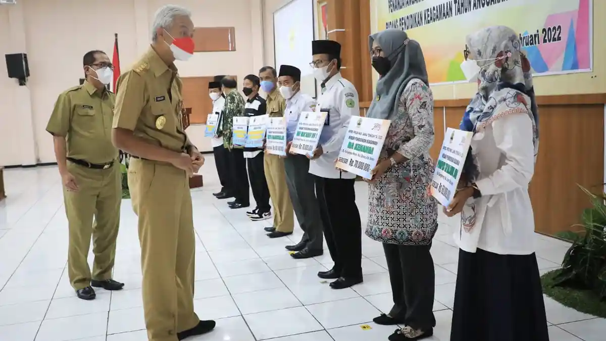 Jelang Ramadan Pemprov Jateng Beri Insentif Kepada Pengajar Agama