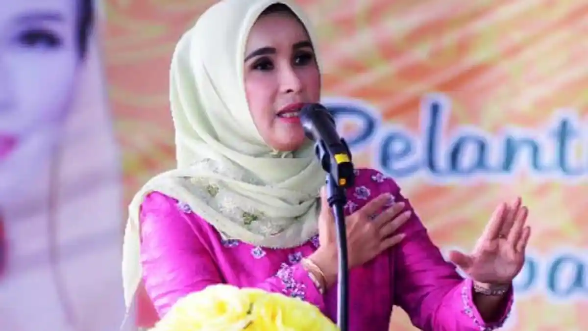 Menjadi Istri Ketiga Gubernur Bengkulu, Inilah Fakta Menarik Lily ...
