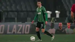 Jay-Idzes-pemain-termahal-Sassuolo-yang-direkrut-musim-panas-lalu.jpg