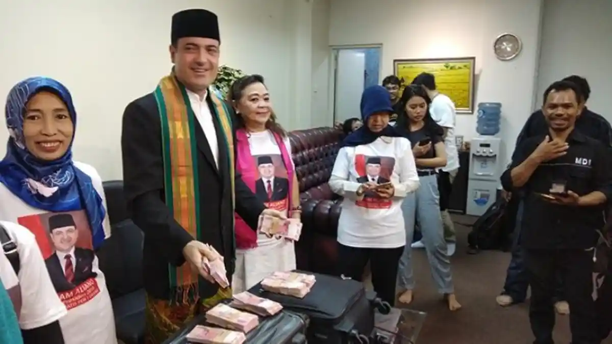 Pengusaha Ini Janji Berikan Uang 5 Miliar Bagi Warga yang Bisa Menangkap Dalang Teroris