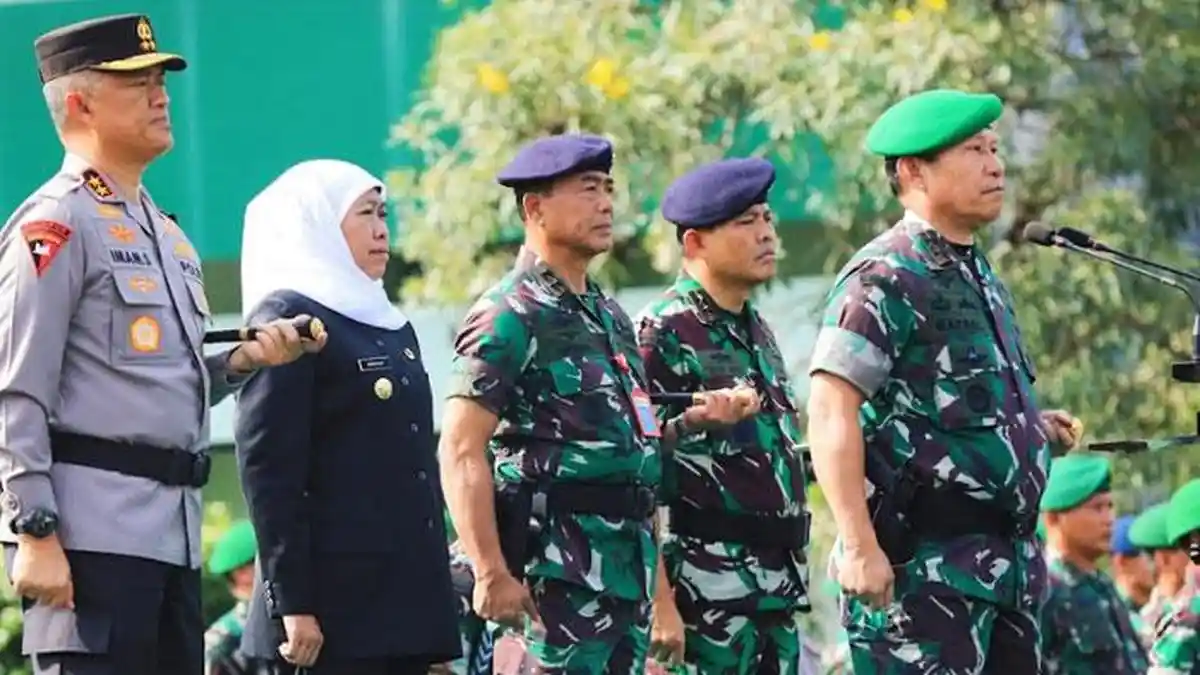 18.287 Pasukan Siaga Amankan Pemilu di Jatim, Khofifah Optimis Coblosan Aman dan Kondusif 