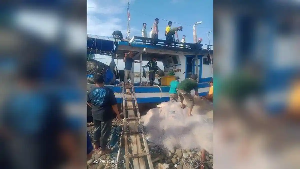 Kapal Nelayan di Pelabuhan Karangsong Indramayu Terbakar, Pemilik Ditaksir Alami Kerugian Rp 50 Juta