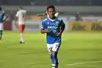 ghozali-siregar-persib-bandung_20180605_110443.jpg