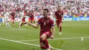 SELEBRASI-Penyerang-Serbia-Luka-Jovic-melaku.jpg