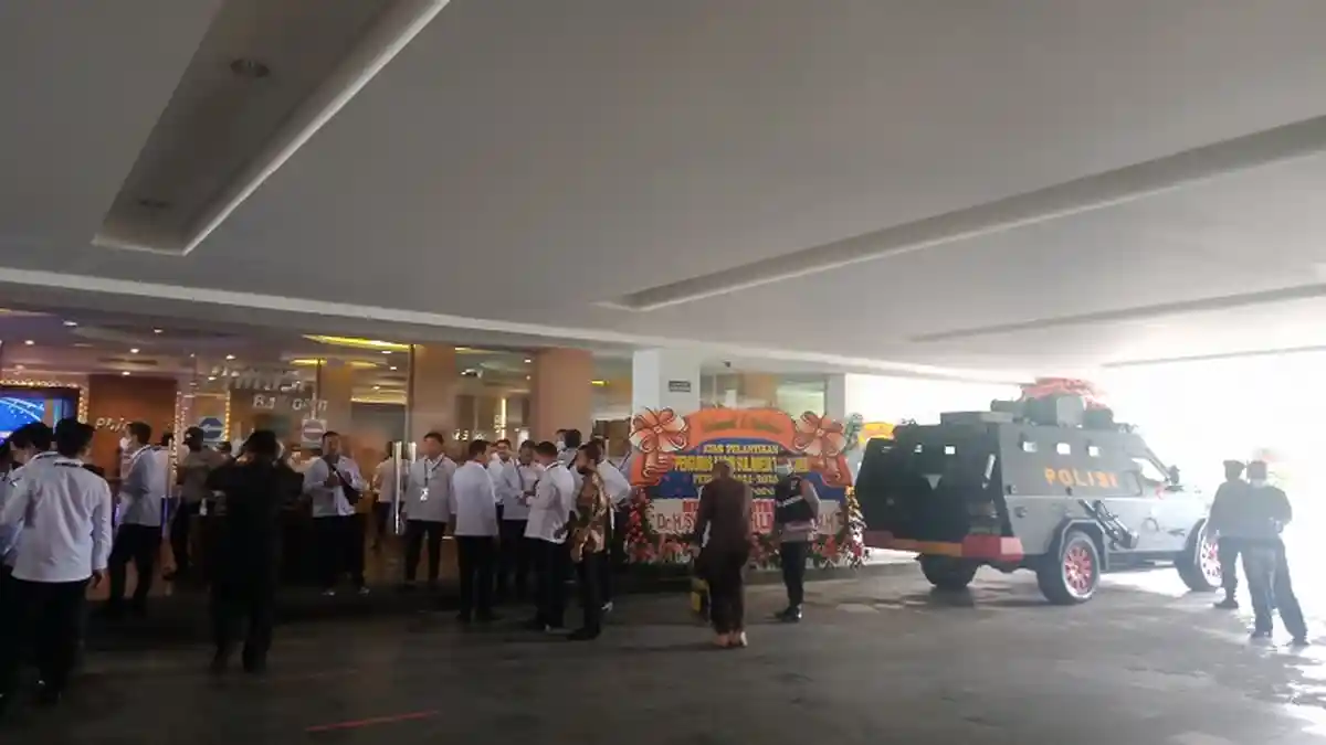 Wali Kota Kendari Sulkarnain Kadir Hadiri Langsung Pelantikan Pengurus Kadin Sultra