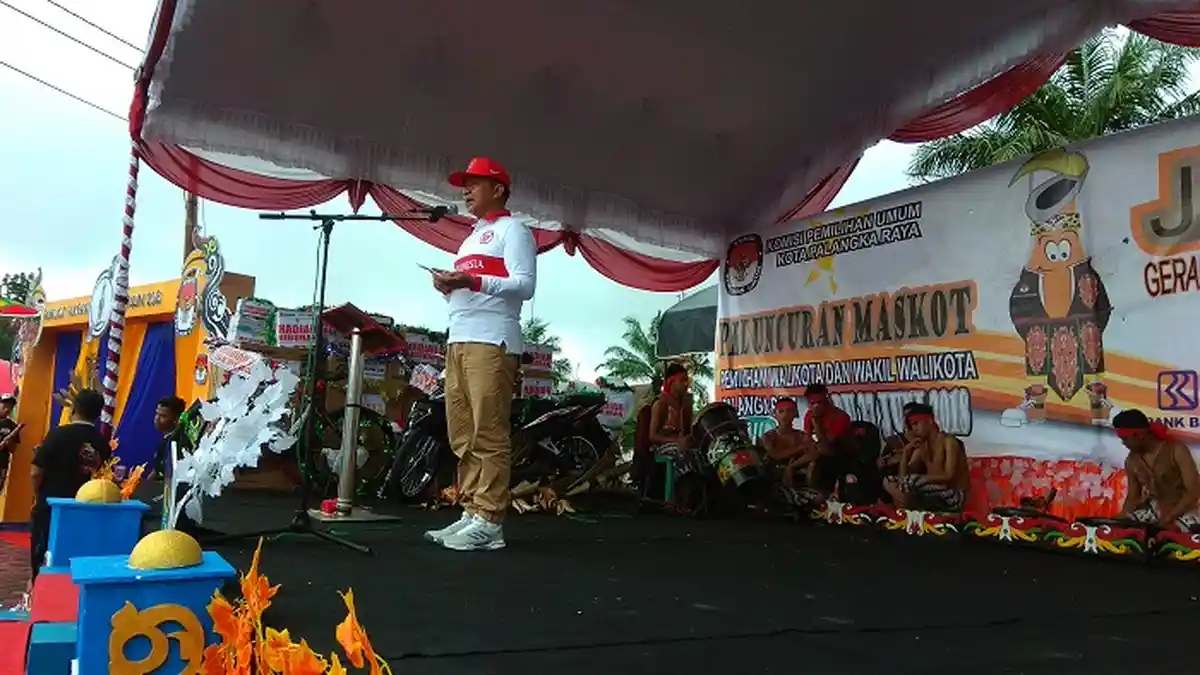 Seru, Ribuan Warga Ikut Gerak Jalan Sadar Pilkada 2018 di Bundaran Besar Palangkaraya