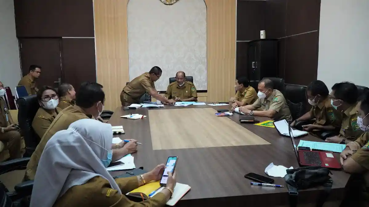Plt Bupati Langkat Pimpin Rapat Pemilihan Kepala Desa