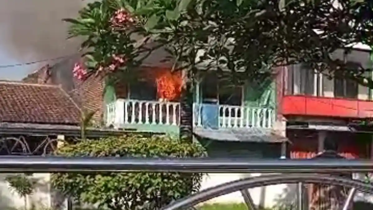 Tertidur Pulas, Pria asal Lumajang Tewas Dalam Kebakaran Rumah Kos di Jember