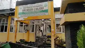 Kondisi-terkini-SMKN-2-Majene-pascakebakaran.jpg