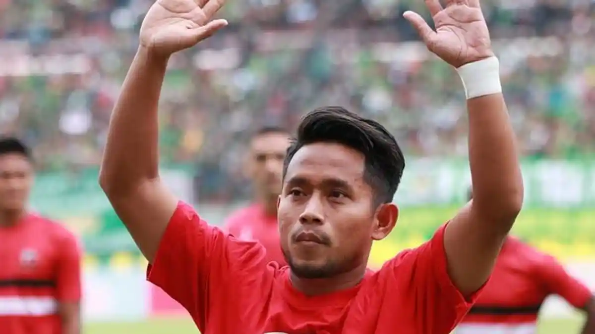 Andik Vermansah Banting Setir Jadi Kiper Jelang Lawan Persebaya