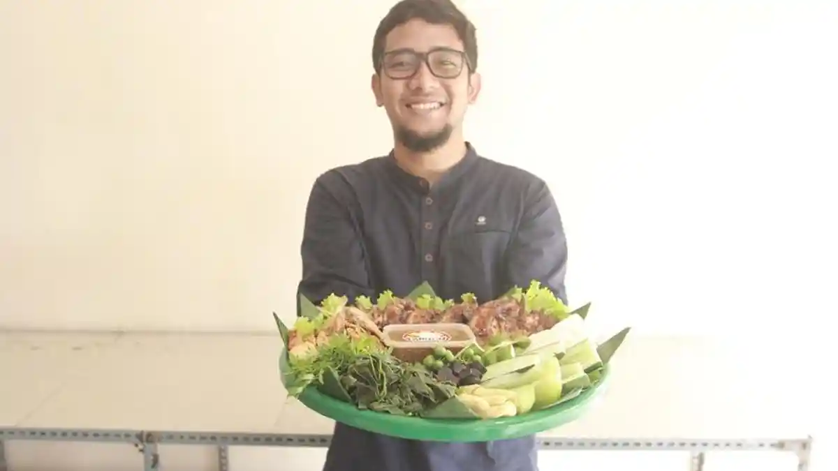 Affan Noor Dwiko Tawarkan Seruit Khas Lampung dalam Bentuk Tampah
