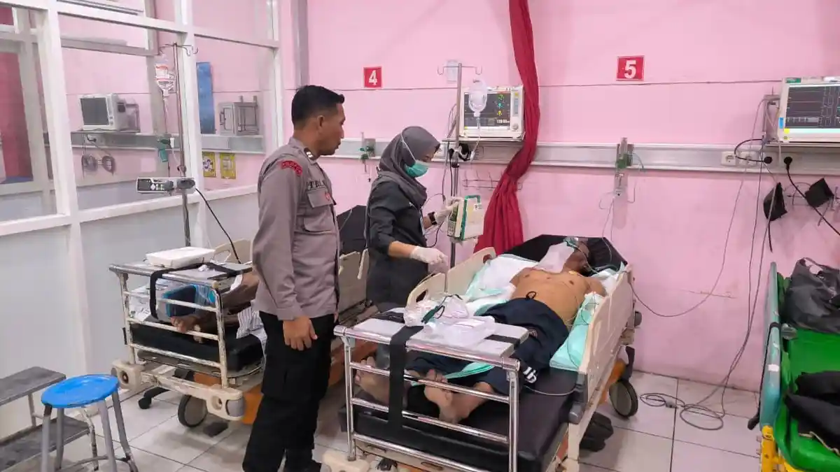 Pria Asal Jombang Alami Luka Bakar Wajah hingga Punggung, Bermula dari Pick Up Miliknya Terbakar