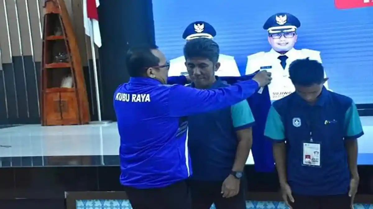 Lepas Kontingen POPDA, Wabup Sujiwo Sebut Kubu Raya Gudang atlet