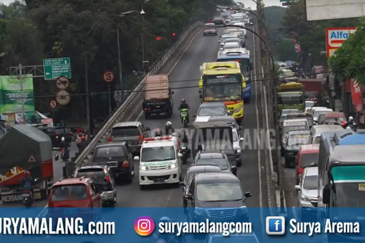 Pengemudi Taksi Online Menentang Rencana Aturan Plat Nomor Ganjil Genap di Jatim