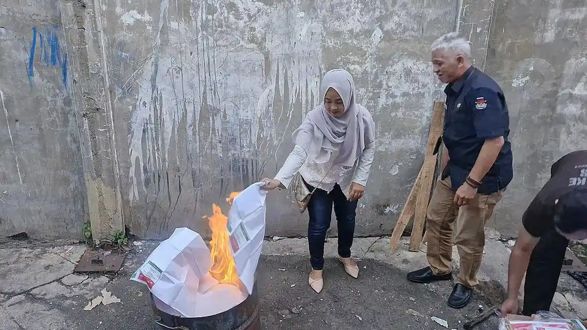 Sepuluh Ribuan Surat Suara Rusak Dimusnahkan KPU Kota Bandung Jelang ...