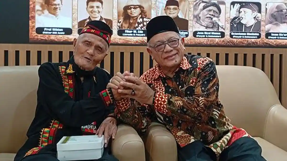 Rahmat Salam Baca Puisi "ALA: Suara yang Tak Boleh Padam" by LK Ara