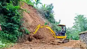 banjir-dan-longsor-terjadi-di-Desa-Sukamulya-Bandung.jpg
