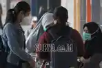 Calon-penumpang-KA-di-Stasiun-Gubeng-Surabaya.jpg