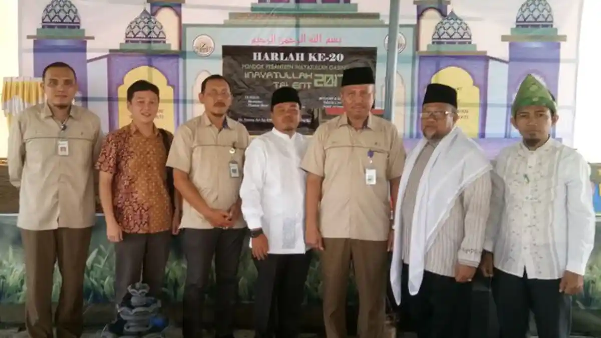 VIDEO Stand Up Comedy Santri:Bikin Ngakak, Serasa Cewek Negur di Belakang, Ehhh Ternyata Emak!