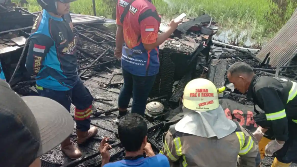 BREAKING NEWS - Kebakaran di Desa Malintang Gambut, Rustam Ikut Tewas Terbakar