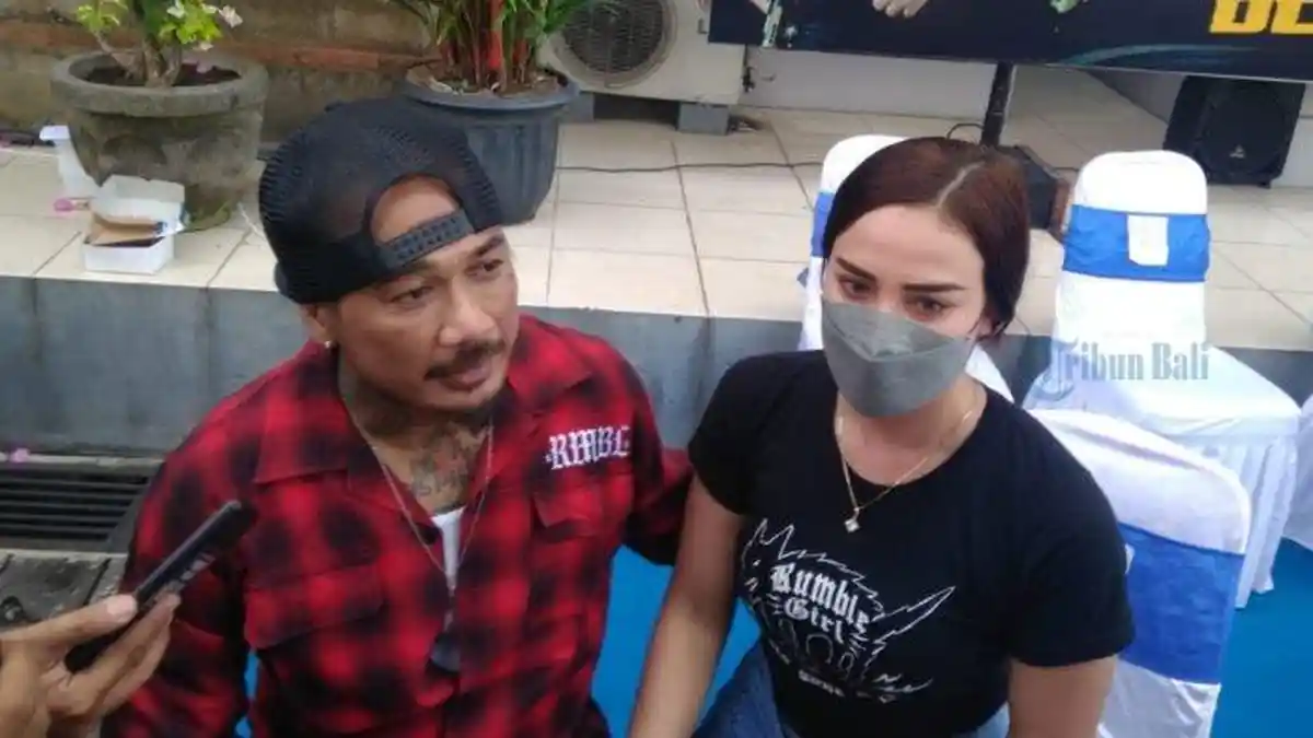 Penampilan Jerinx SID Bebas dari Penjara Bikin Pangling, Nora Alexandra Sampai Siapkan Kado Spesial