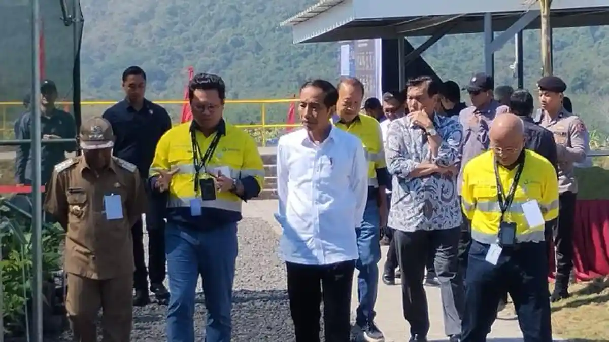Presiden Jokowi Turun Cek Progres Pembangunan Smelter PT AMNT di Sumbawa Barat