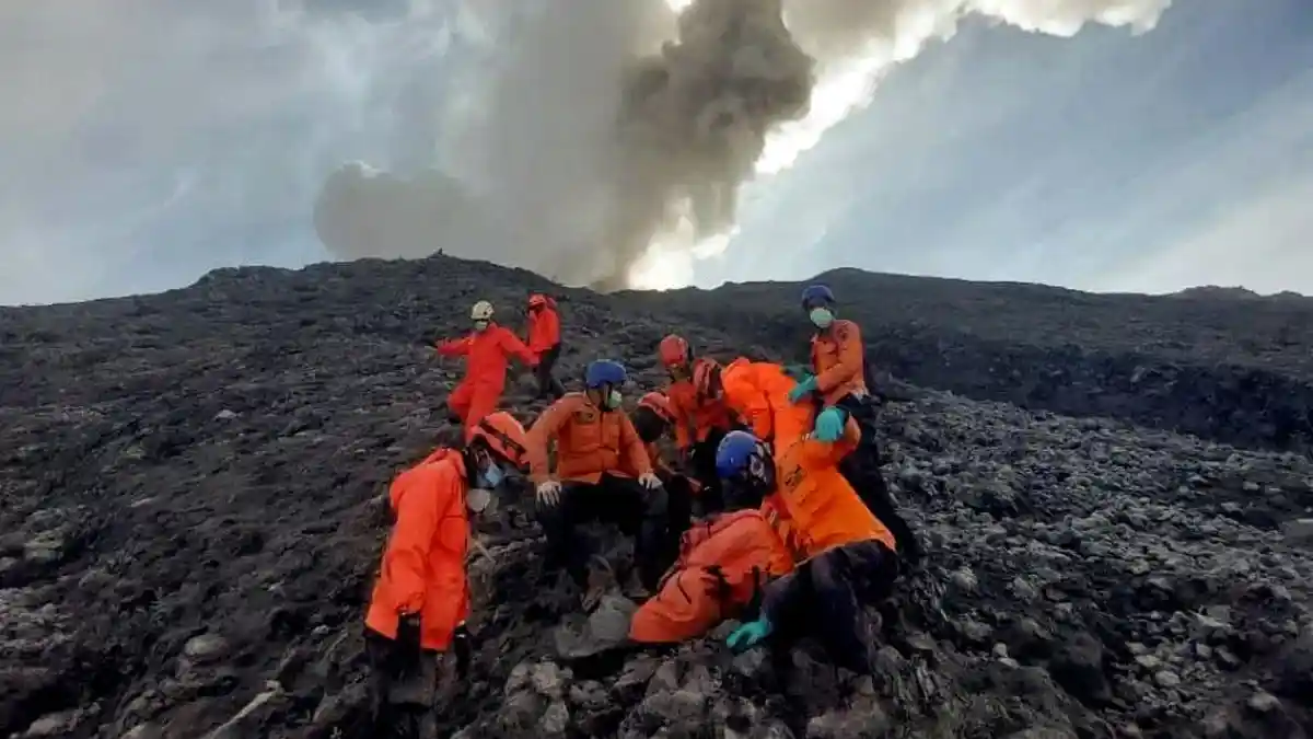 Ini Kondisi Bripda Iqbal dan Bripda Rexy, Dua Anggota Polda Sumbar Korban Erupsi Gunung Marapi