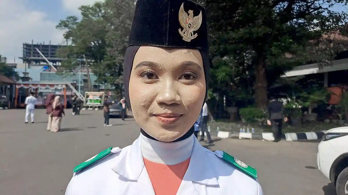 Cerita Nimas Ayu Pembawa Baki Paskibraka Banyumas: Jantung Berdebar Kencang, tapi Wajib Senyum