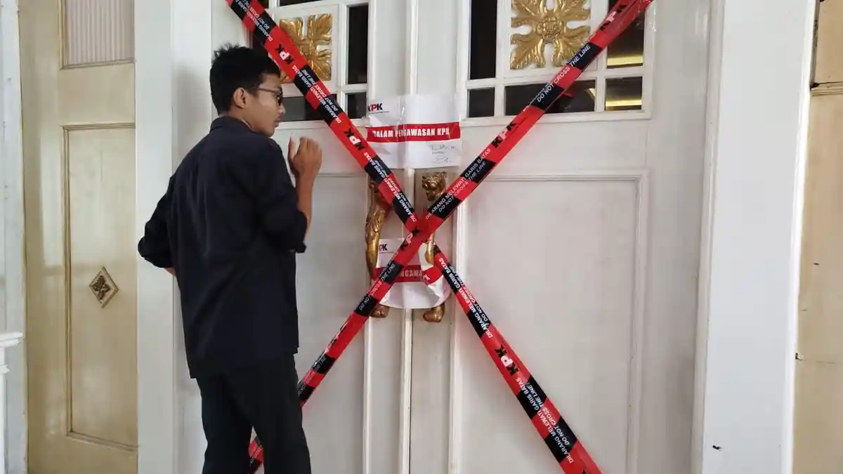 Buntut OTT KPK, Ruang Kerja Bupati Ponorogo dan Sekda Disegel