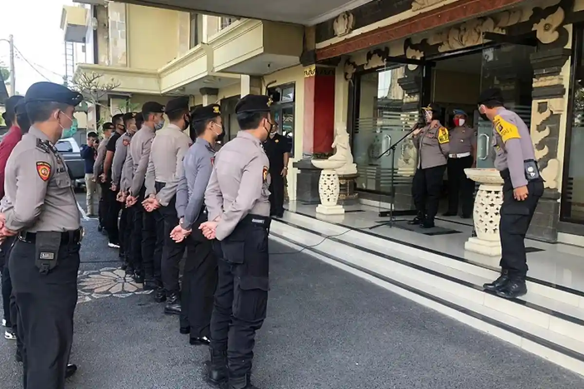 Kompol Utari Beri Pengarahan pada Cyber Troops di Polres Badung