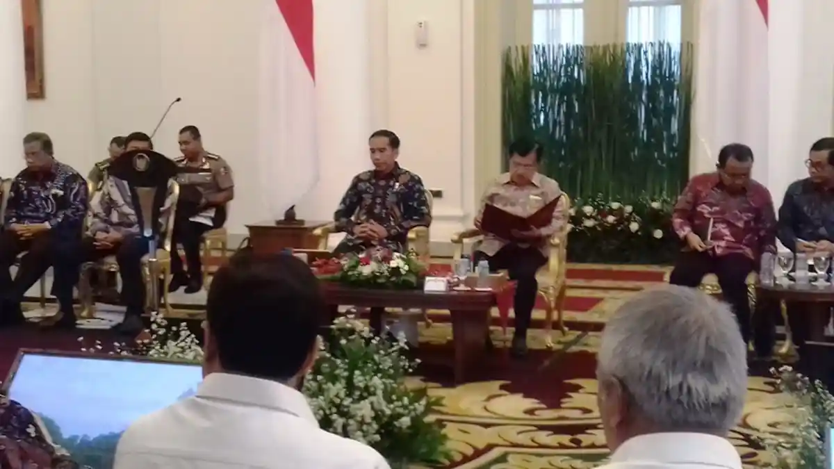 Jokowi Ingatkan Menteri Tidak Hilang Fokus Hadapi Tahun Politik